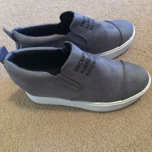 Slip in comfortable tenny new